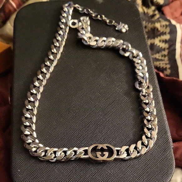 Gucci Silver Jewelry Chain Necklace with Iconic Design - Picture 1 of 2